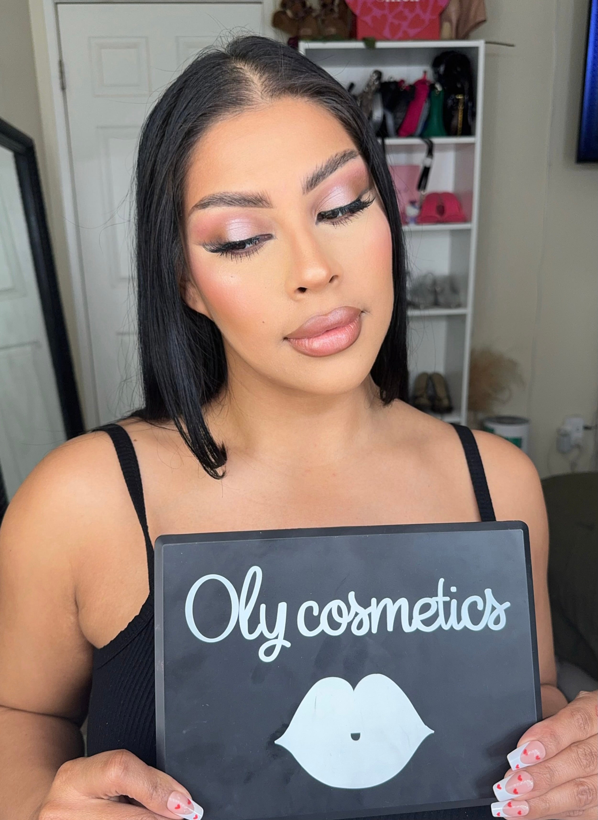 Eye Shadow Palettes. Choose from 2 color schemes, "Color Me Rainbow" and 'Natural Beauty"