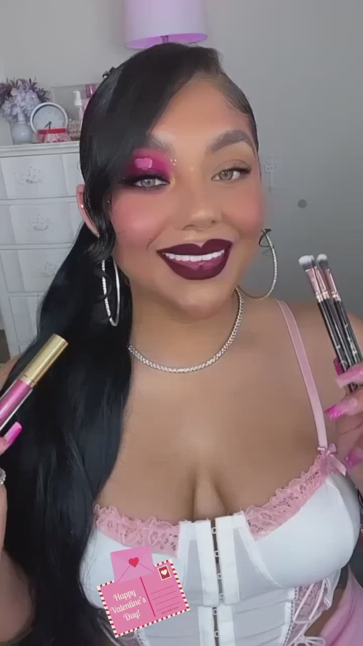 Eye Shadow Palettes. Choose from 2 color schemes, "Color Me Rainbow" and 'Natural Beauty"