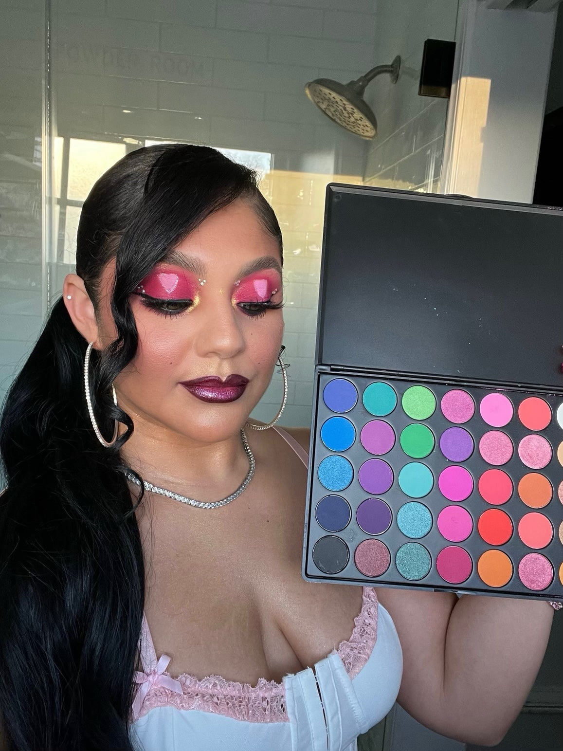 Eye Shadow Palettes. Choose from 2 color schemes, "Color Me Rainbow" and 'Natural Beauty"