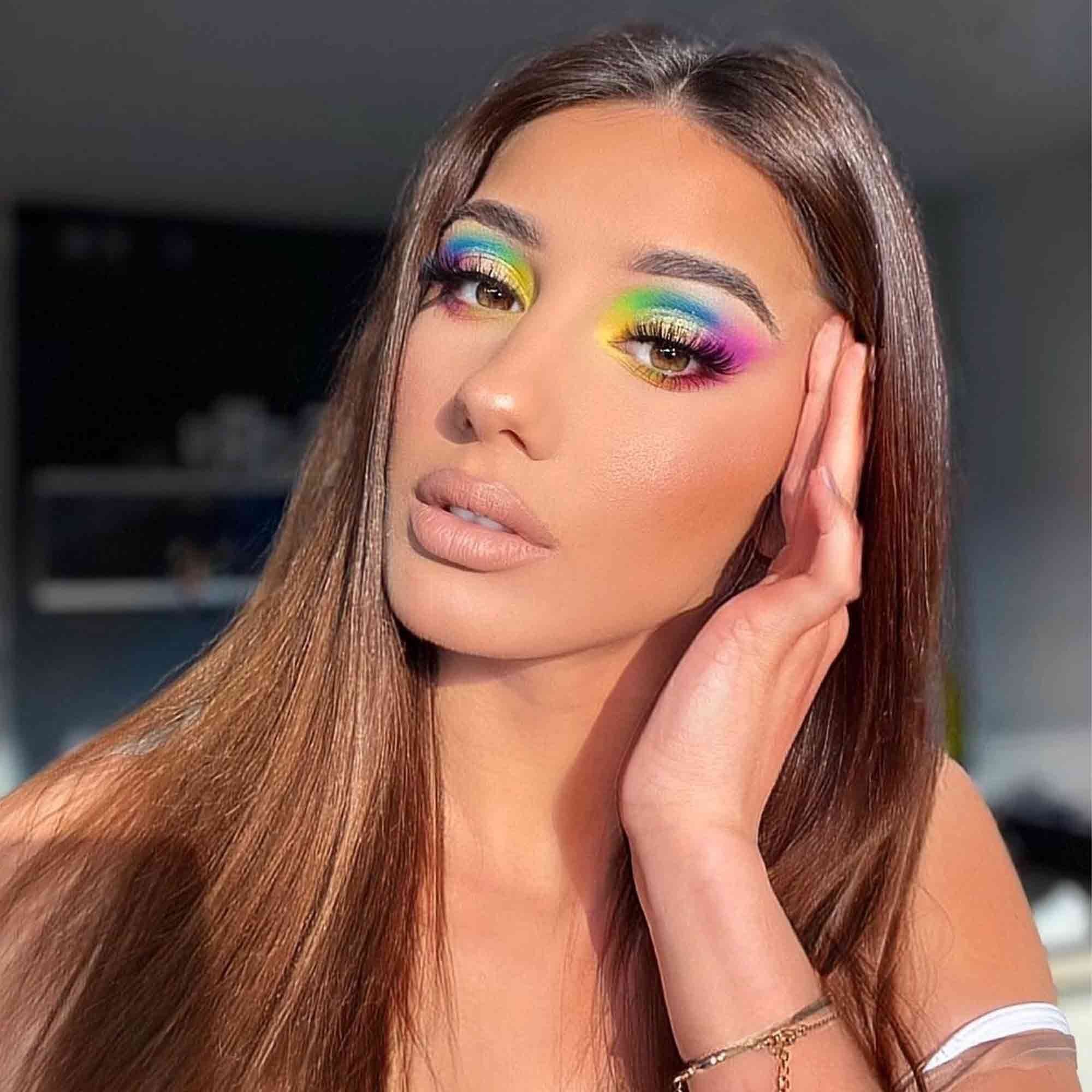 Eye Shadow Palettes. Choose from 2 color schemes, "Color Me Rainbow" and 'Natural Beauty"